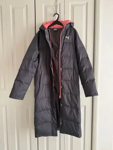 PUMA 롱 벤치 코트 다운 자켓 그레이 핑크