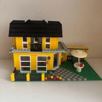 LEGO 옐로우 컬러의 집 크리에이터 코티지