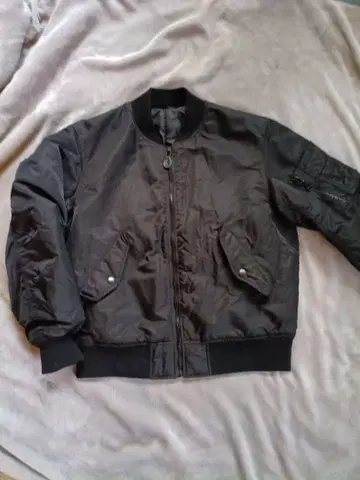 GU 블랙 MA-1 플라이트 자켓