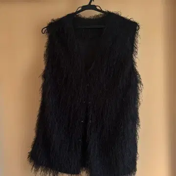 ISOOK 블랙 퍼 베스트