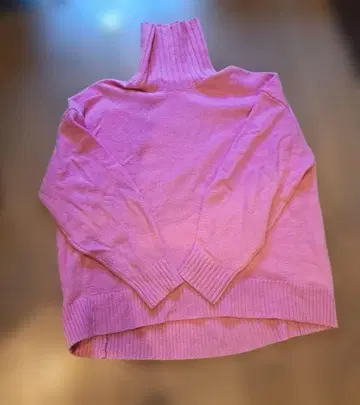 새상품급 뷰티앤유스 캐시미어 혼방 터틀 니트 스웨터 핑크