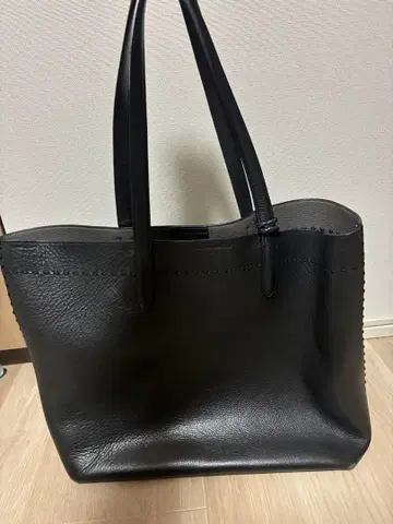 콜한 블랙 가죽 토트백