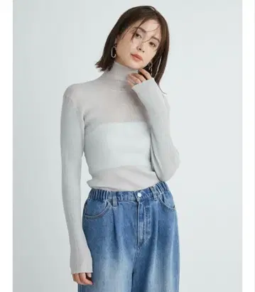 emmi atelier 소프트 터틀 시어 니트 풀오버