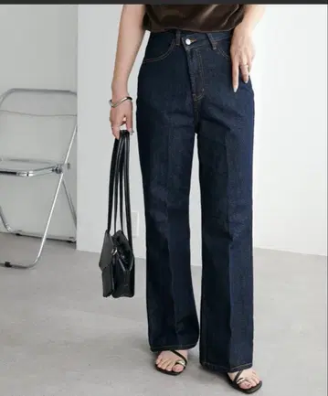 discoat US 코튼 데님 세미 플레어 팬츠