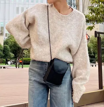 컬러 모헤어 혼방 루즈 니트