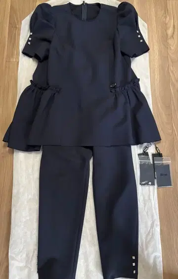 Rene 셋업 택 포함