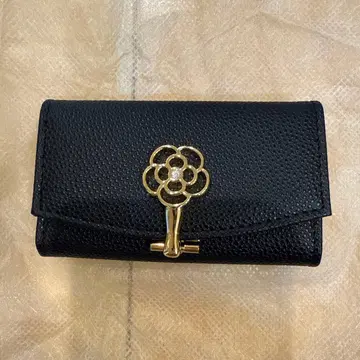 미사용 새상품 CLATHAS 블랙 키케이스 까멜리아 모티브