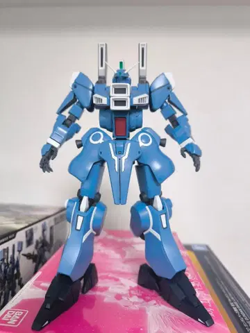 MG 건담 마크 5 조립 중