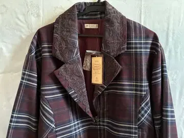 axes femme 타탄 체크 패턴 레이스 부착 와인 체크 자켓