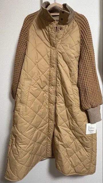 HERENCIA 퀼팅 니트 도킹 롱 코트