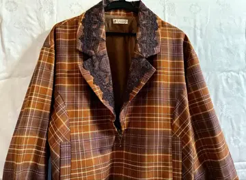 axes femme 타탄 체크 패턴 브라운 계열 체크 프릴 자켓