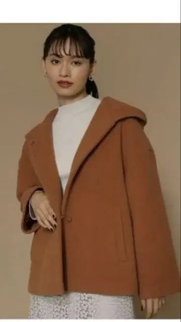 브라운 후드 부착 울 자켓