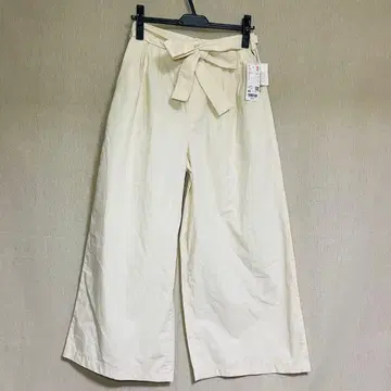 새상품 UNIQLO:C 유니클로 벨티드 앵클 와이드 팬츠 내추럴