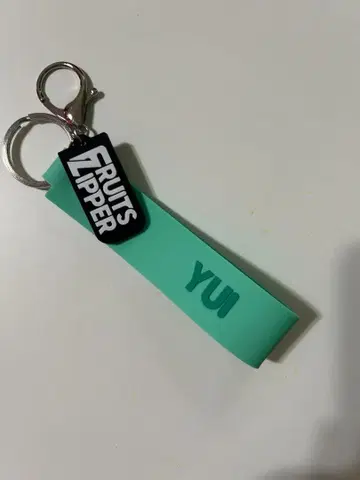 FRUITS ZIPPER YUI 키링