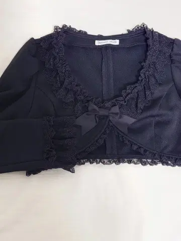 Innocent World 숏 기장 볼레로 블랙