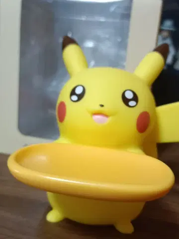 피카츄 잡화 트레이 열열색 순진한 피카츄