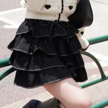 dazzlin 프릴 미니 스커트