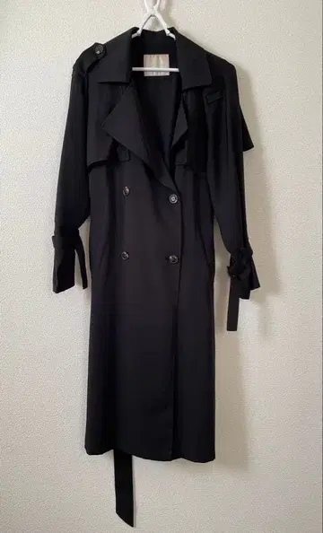 CECIL McBEE 세실 맥비 블랙 트렌치코트 가을/겨울/봄 고급