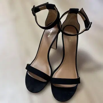 PIPPICHIC 블랙 스웨이드 하이힐