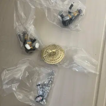 울트라맨 캡슐 토이 4체 세트 괴수 기다림 2