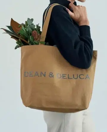 델루카 차리티 2025 토트 카페오레 L 사이즈