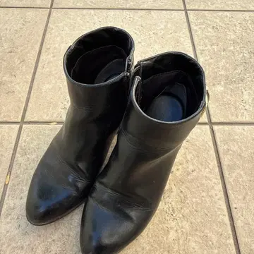 글로벌 워크 블랙 가죽 부티 버클 포함