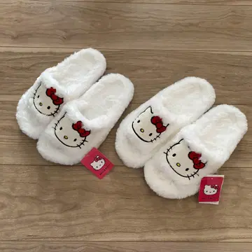 키티 후와후와 샌들