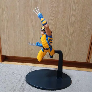 마블 울버린 액션 피규어