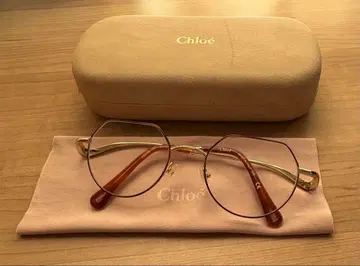 끌로에 라운드 프레임 안경