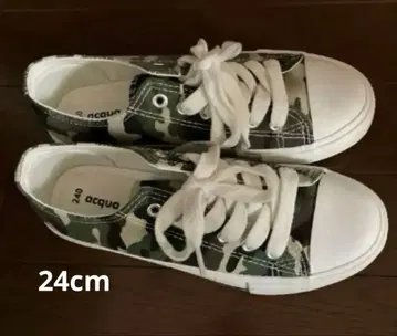 미사용 캠퍼스 카모 패턴 스니커즈 24cm