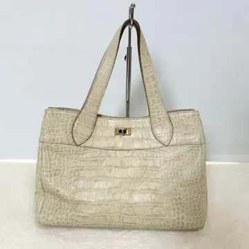 A.D.M.J. 토트백 악어 엠보싱 가죽 락 아이보리