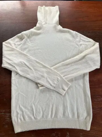 유니클로 캐시미어 터틀 스웨터 화이트 L