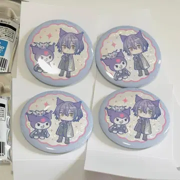 산리오 니지산지 Dytica 캔뱃지 코야나기 로우 쿠로미 4개 세트