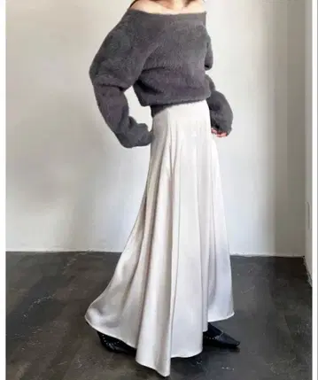 턱 디자인 롱 새틴 스커트