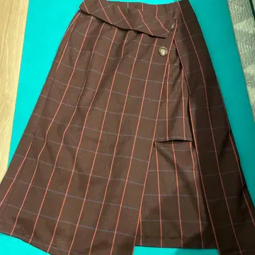 브라운 체크 무늬 랩스커트