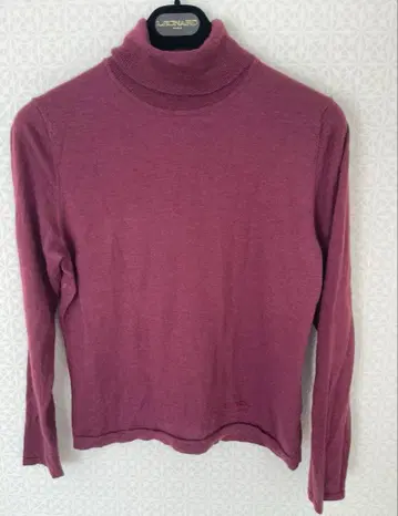 레오나르 긴팔 상의 스웨터