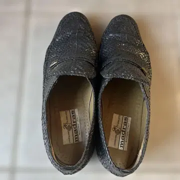 madras 블랙 가죽 로퍼