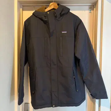 patagonia 이즈머스 후드티 블랙