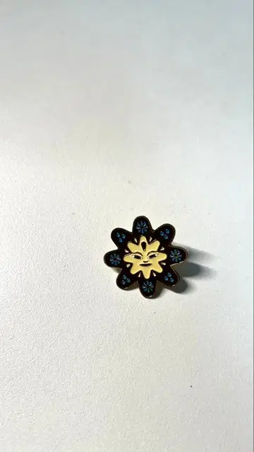 2025년 오사카 만국 박람회 인도네시아 꽃 핀 배지 (초레어)