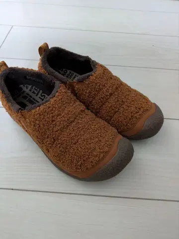 미사용 새상품! KEEN 하우저 브라운 계열 플리스 슬립온