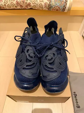 네이비 스니커즈