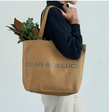 델루카 차리티 2025 토트 카페오레 L 사이즈