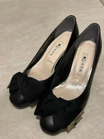 DIANA 블랙 리본 포함 펌프스
