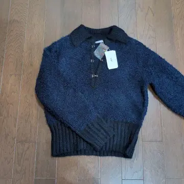 택 포함 KBF 카라 부착 니트