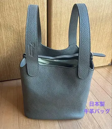 [ 익명 배송 ] 거의 미사용 큐브형 엠보 소가죽 핸드백 일본제