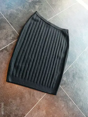 새상품급!! 울 100% 타이트 스커트