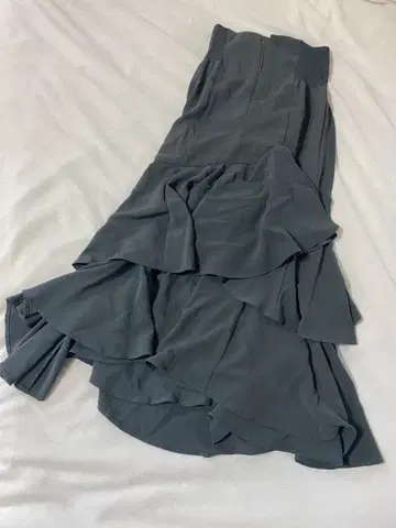 [ 코코딜 ] 차콜 그레이 머메이드 프릴 롱 스커트