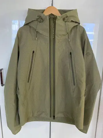 [레어 컬러] 데상트 올마인드 클레어스 L 베이지/체크 무늬 새상품급