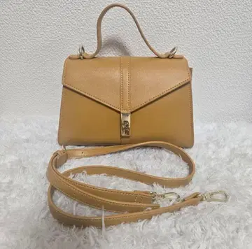 릴리 브라운 소프트 사다리꼴 백 오렌지 [ 새상품급 ]