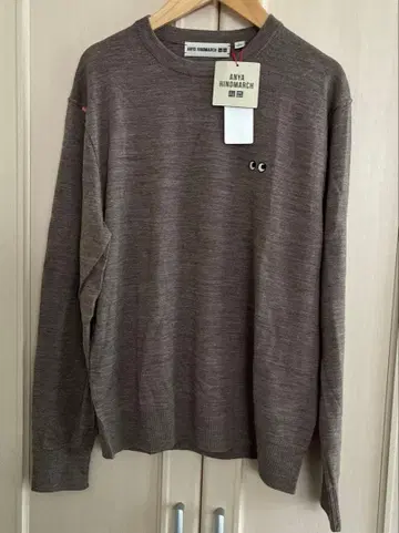 안야 힌드마치 유니클로 메리노 크루넥 스웨터 새상품 브라운